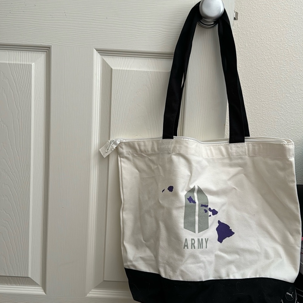 BTS Army Hawaii Zipper tote
